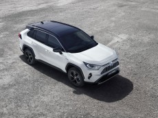 トヨタが新型RAV4を公開【パリモーターショー2018速報】