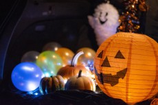 【連載】主婦あかねのクルマ写真日記  ～第2回～「ハッピー ハロウィーン!!　Trunk or Treat（トランク or トリート）って知ってる？」