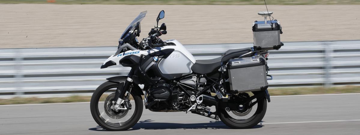 【動画】R1200GSが無人で走ってる!? BMWが自律走行バイクの分野に参入！ 