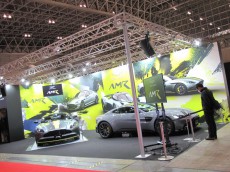 英国の至宝アストンマーティンが降臨！ Aston Martin DB11 AMR &amp; Vantage【東京オートサロン2019】