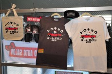 奥さんやお子さんへの土産に、キティちゃんコラボのオフィシャルTシャツがぴったりです！【オートサロン2019】