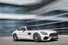 なかなかスタイリッシュになったマイナーチェンジ版メルセデスAMG GT