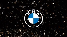 BMWのロゴマークが一新！ 簡素化された二次元的なデザインで、新しいコミュニケーション・ロゴとして開放性と透明性を表現