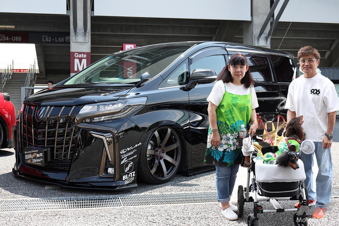 完成です」グリルもホイールも黒で統一された『アルファード』がシブい