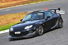 海自「電子の刺客」が異例の機内公開！ アメリカ海軍の“次世代兵器”も