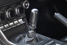 スーパーGTマシン直系デザイン採用」名門サードがロングシフトノブ