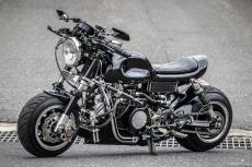 7.0Jワイド＆Wディスクだけじゃない！」 自作のFRP外装でCB1100なみの