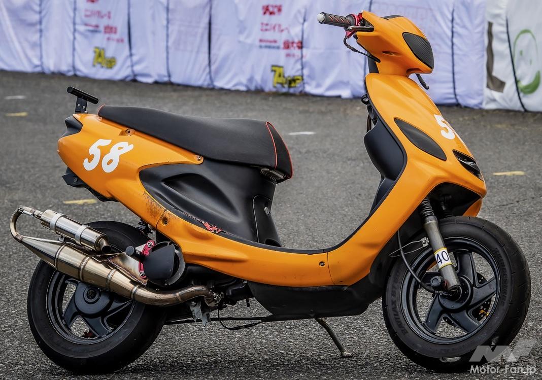 車高と外観はオリジナルを踏襲し、レーシングな雰囲気に仕上げられて