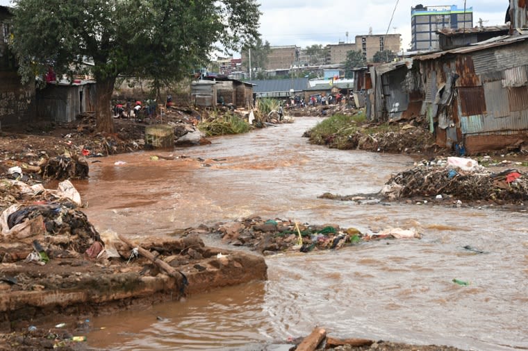 豪雨による洪水被害が広がるケニア──コレラやマラリアのリスクが迫る
