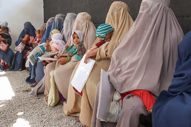 アフガニスタン：村の子どものほとんどが栄養失調──増え続ける患者のためのプロジェクトとは