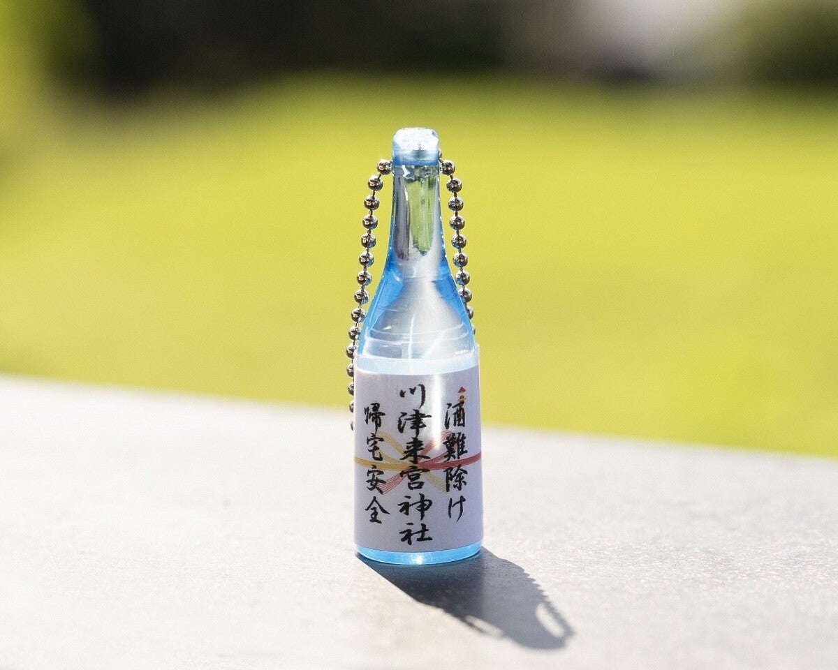 【酒好き必見】静岡県・川津来宮神社の「お酒を呑む人の御守」に夏カラー水色が登場 -「これを握りしめて飲みに行きたい」と大人気