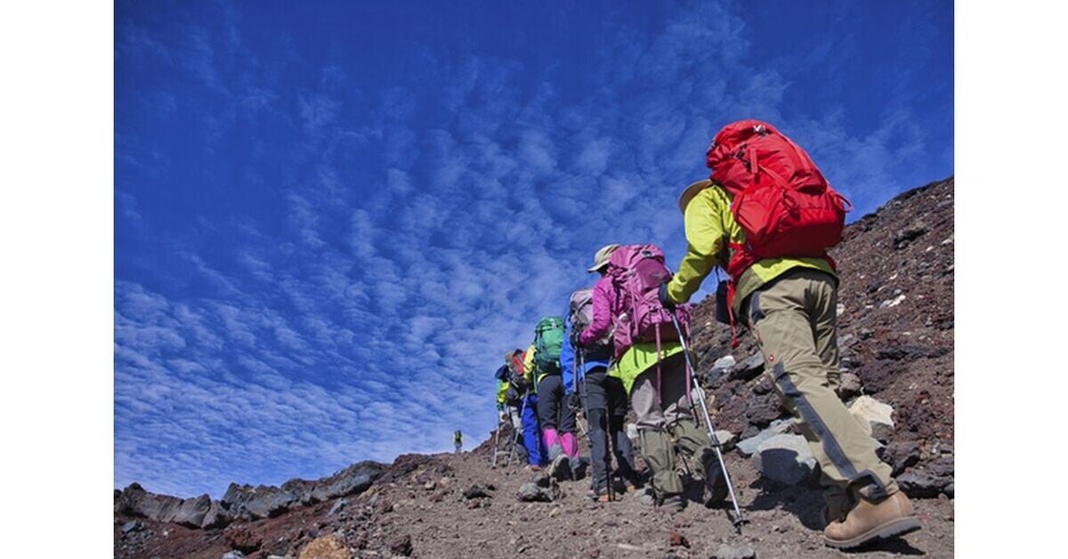 富士山で位置情報の提供による登山者の安全確保と人流データを活用した実証実験