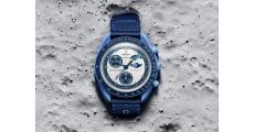 OMEGA×Swatch「BIOCERAMIC MoonSwatchコレクション」の新作はブルーのスーパームーン