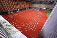 東京ミッドタウン八重洲内の城東小学校が屋上グラウンド・プールなど一部施設の一般開放を開始