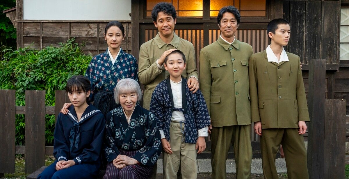 大泉洋・吉田羊が戦時中にタイムスリップする夫婦役に…『終りに見た街』家族写真公開