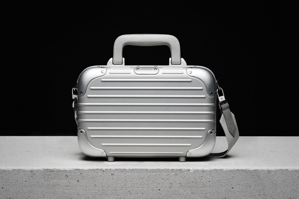 RIMOWA、定番スーツケースのデザインを継承したブランド初のハンドバッグ「Original Bag」を新発売