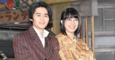 鈴鹿央士＆松本穂香、人力車登場スタイルで赤面「すごい恥ずかしい」「どういう顔したら」