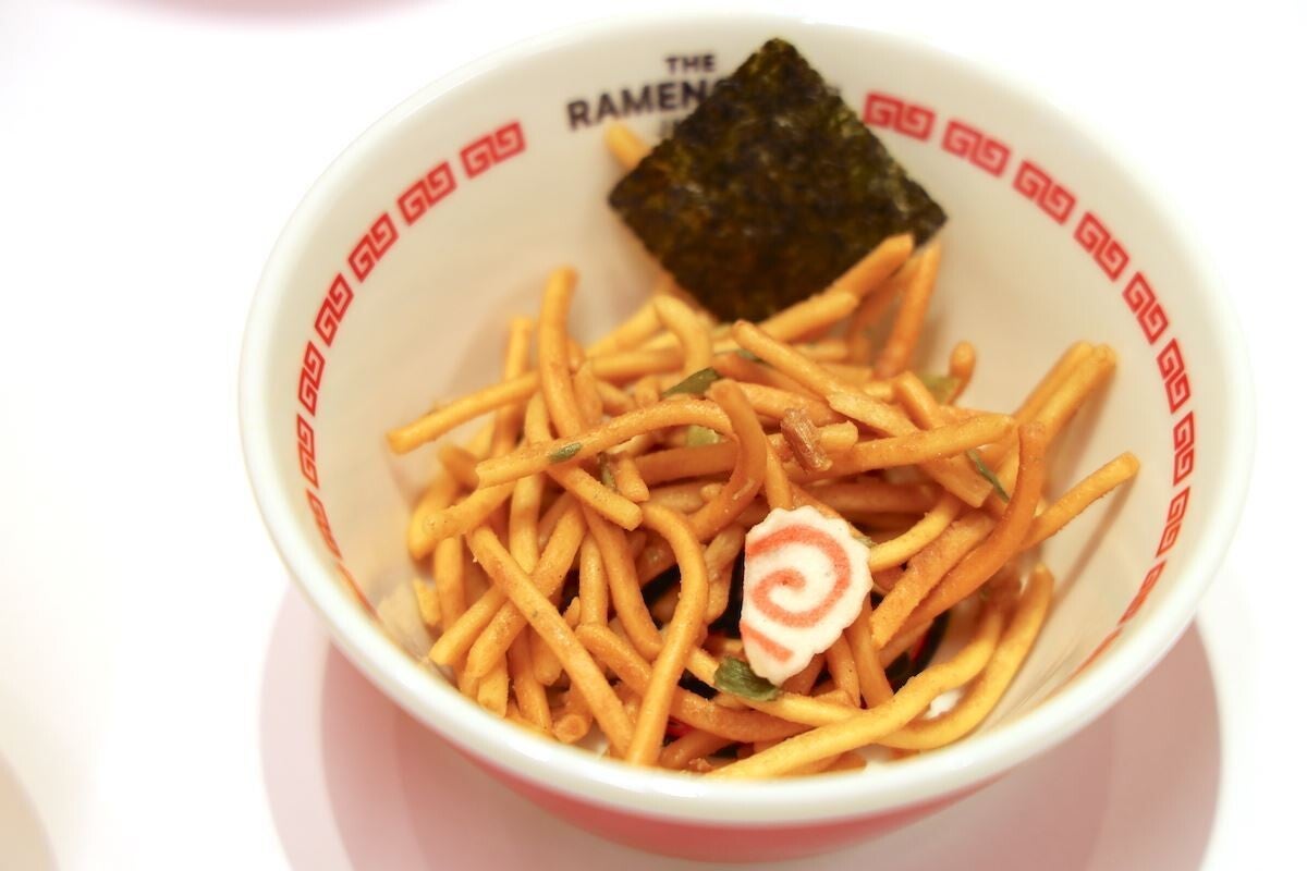 【レべチ】半世紀ぶりにラーメンスナックが大進化!? 東京駅限定の菓子「ラーメンクラブ」が激ウマだった