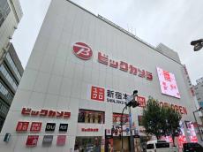 ユニクロ、ビックロ跡地にグローバル旗艦店「新宿本店」開業-ここでしか買えない欧米限定や地域コラボ商品が充実