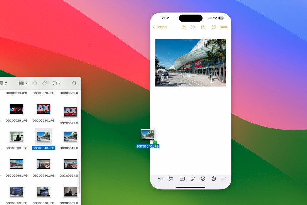 「macOS Sequoia 15.1」リリース、iPhoneミラーリングがドラッグ&ドロップに対応