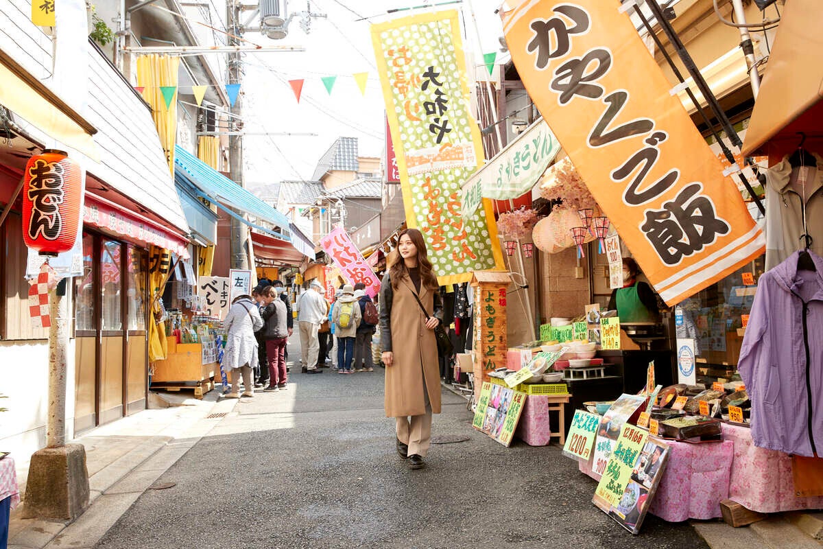 【大阪府東大阪市】神社の参道にある昭和レトロな商店街の魅力、人気のふるさと納税返礼品とは?