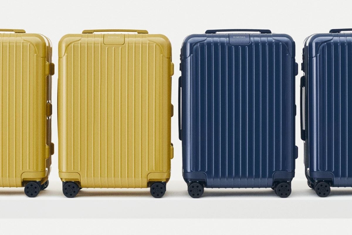 RIMOWAからシーズナルのミッドナイトブルーとイエローが登場、同時に世界1,000個の限定キャビンも