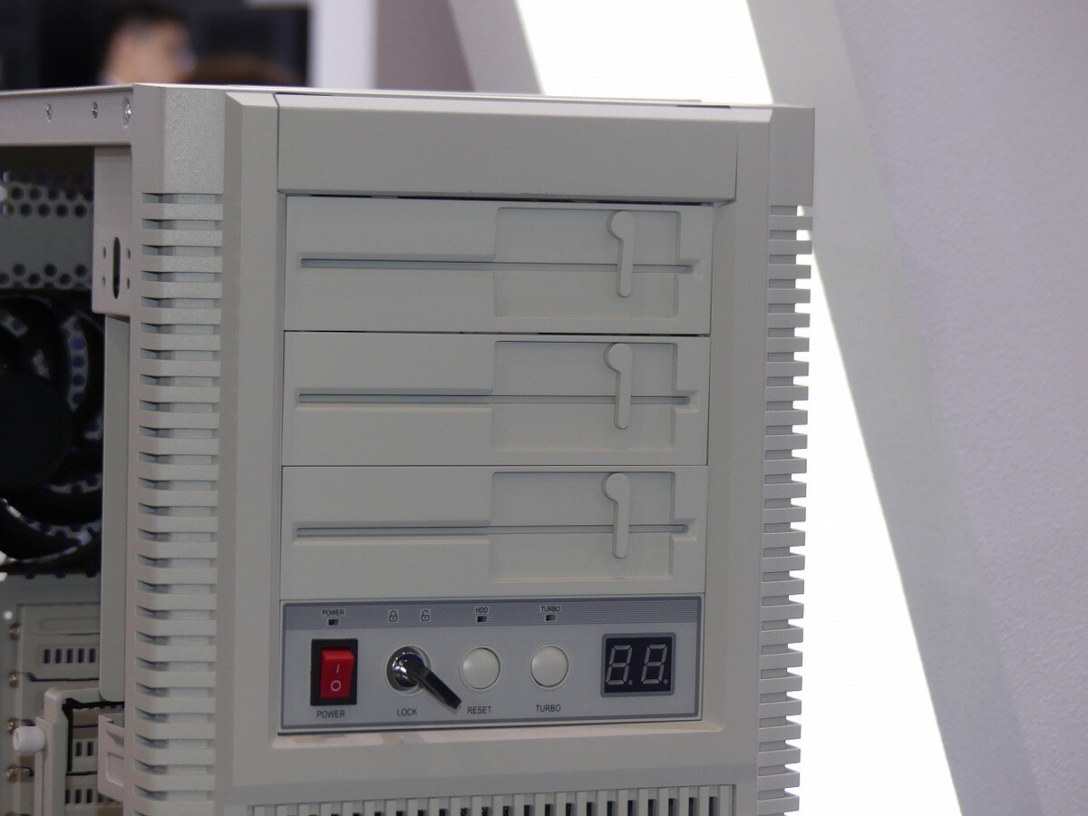 COMPUTEX TAIPEI 2025 - SilverStoneがレトロPC風ケースの第2弾
