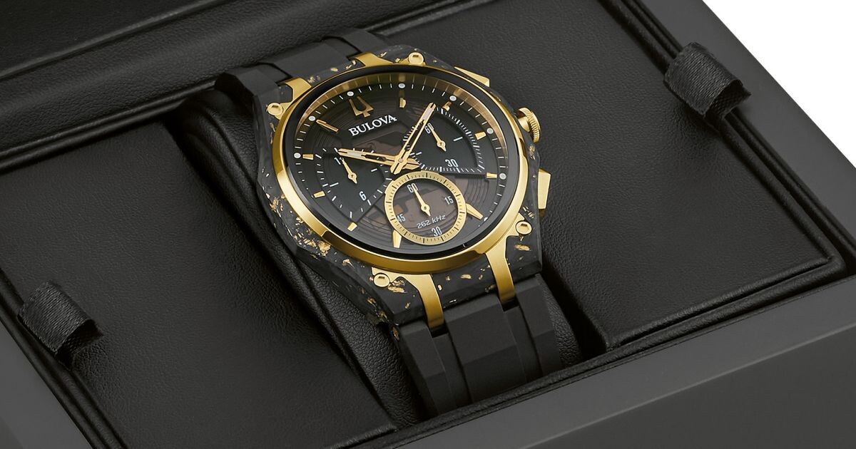Bulova クロノグラフ 腕時計 ブラック 独特の“曲がった”クロノグラフムーブメントを搭載、アメリカの