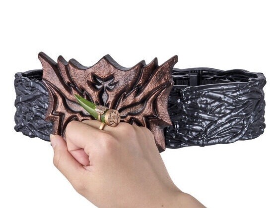 仮面ライダー クウガ』グロンギのベルトをCMSで初立体化!「アークルver