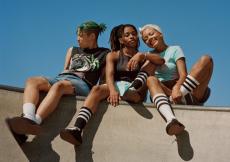 Black Girls Skateが登場。H&Mからスケートとサーフィンにインスパイアされたサマーコレクション