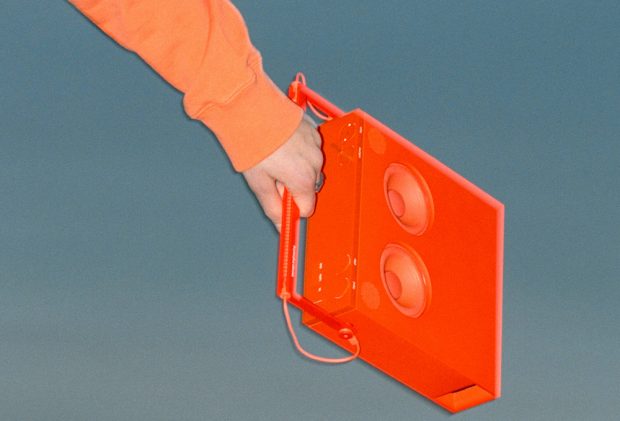 Off-White™️とストックホルムの電子楽器メーカー Teenage Engineeringのコラボレーションがローンチ