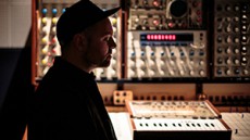 DJ Shadow新作アルバムより、ダークなアニメーションMVが公開