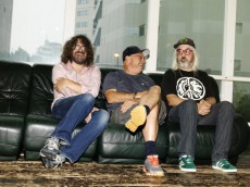 Dinosaur Jr. 『Give a Glimpse of What Yer Not』Interview