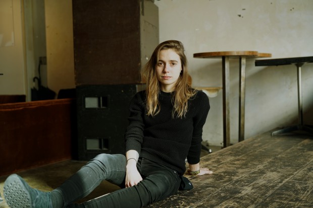Interview with Julien Baker about 『Turn Out The Lights』