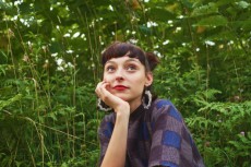 Interview with Stella Donnelly about “Beware of The Dogs” ／ステラ・ドネリー来日インタビュー