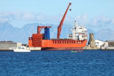 台湾海峡に「海の橋」を架けるため中国がRORO船の生産を増強