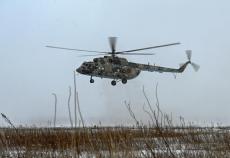 ロシア軍「Mi8ヘリコプター」にウクライナ軍HIMARSが命中、「破壊」の瞬間を撮影...東部ドネツクで続く戦闘