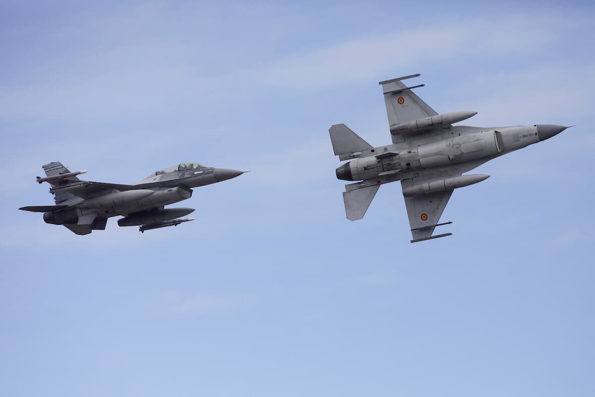 ルーマニアを飛び立ったF-16戦闘機がロシア軍を空爆？