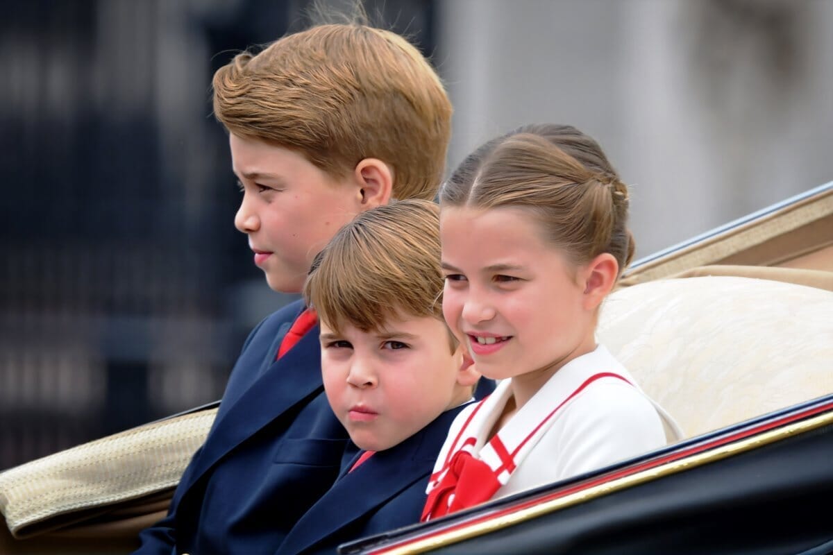 英ジョージ王子、母親のキャサリン皇太子妃から教わった「お行儀」を忠実に守る愛らしい仕草が話題