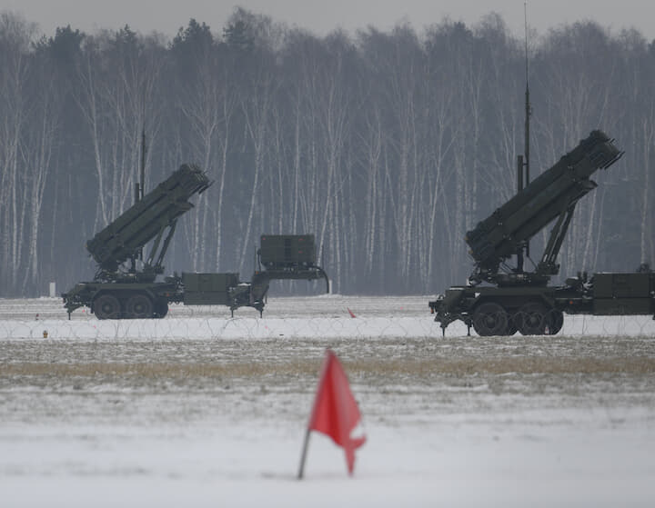 NATO、ロシア国境近くに防空システムを配備