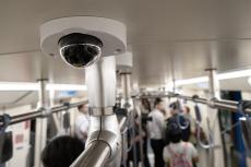 鉄道車両内への防犯カメラ設置を進める日本が、イギリスの「監視カメラ」に学べること