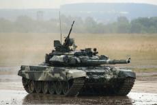 ロシアT-90戦車を大破させたウクライナ軍ドローン「精密」特攻...戦車の「弱点」を正確に撃破