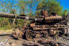 ロシア兵が「お縄になる」決定的場面も...「亀戦車」を乗員もろとも鹵獲する映像をウクライナが公開