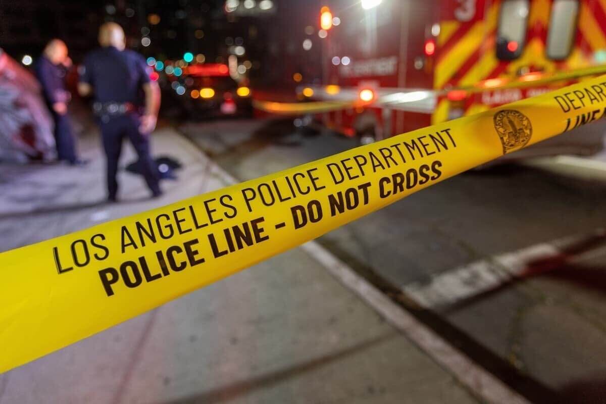 ロサンゼルスのギャング抗争は、警察側も非道なプロファイリング、銃撃・投獄を行っていた