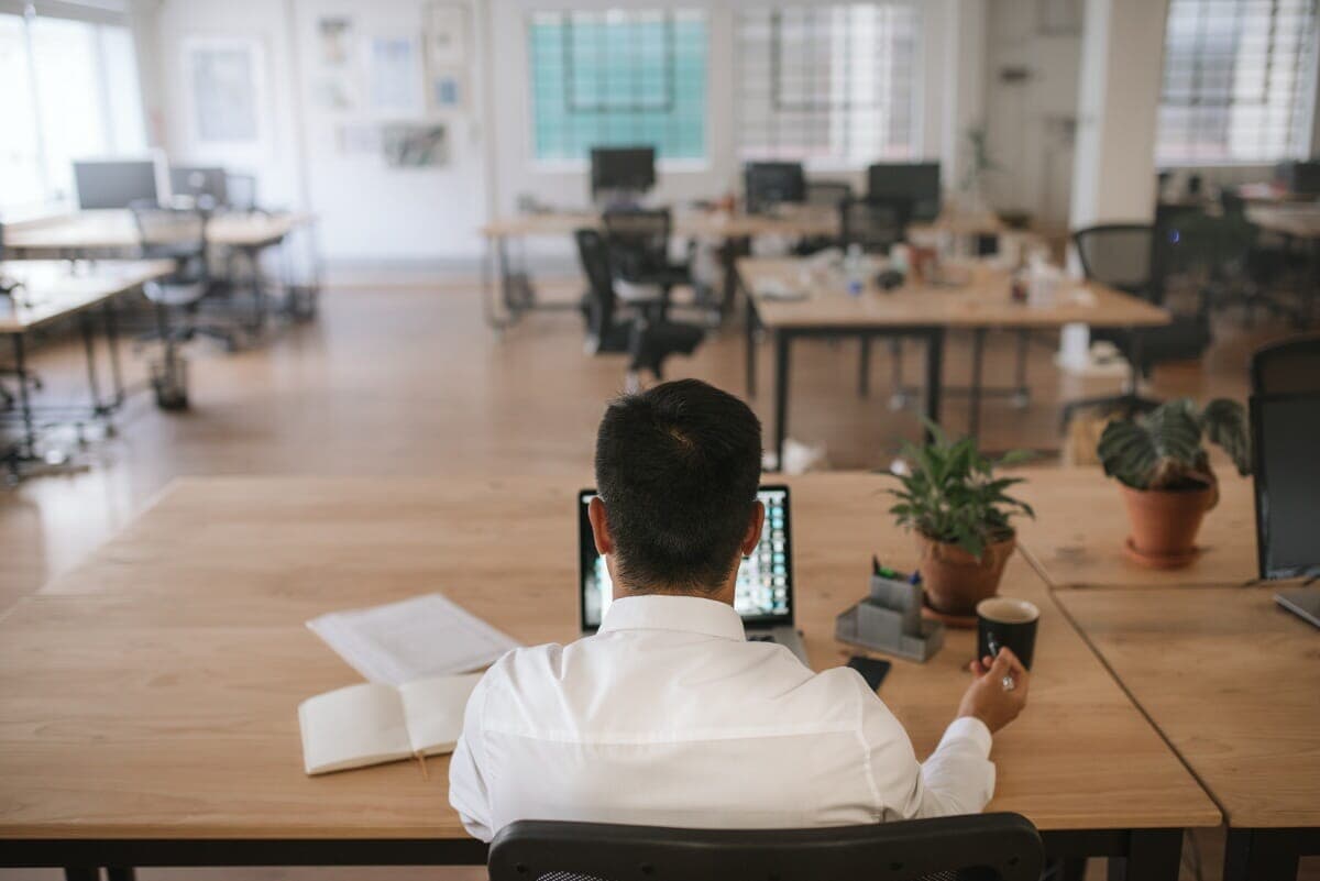 働き手「1100万人不足」の衝撃...社会にもたらされる影響と、「危機を希望に変える」企業の役割とは？