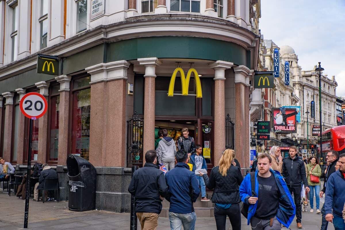 従業員700人から訴えられた英国のマクドナルド...セクハラ・性的虐待が蔓延する「捕食者の楽園」の実態