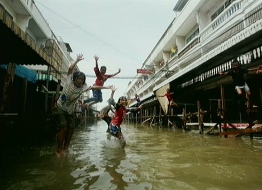 災害も「しょうがない」　何事も大らかに対処するタイの人々