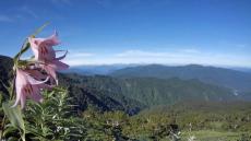 絶景かな！ 霊峰白山を石川県別山から縦走してみた。日本百名山に数えられる山頂からの標高2000メートルを越える眺めは文字通り最高！