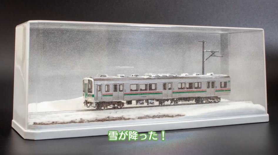 冬の鉄道模型 雪景色 車両、ケース付 鉄道模型で「雪景色」を作ってみた！ ダイソーのコレクションケースに