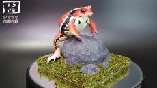 カプセルトイの“ヒキガエル”を飾る岩のジオラマを作ってみた！ まさに「THEジオラマ」といった出来栄え！